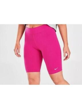 58. NWT - Nike Women's Sportswear Essential Bike Shorts Size Small